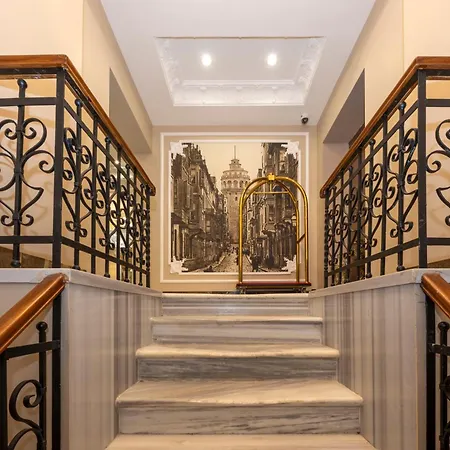 Hotell Moonlight Elegance Boutique 4*