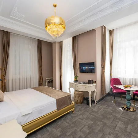 Moonlight Elegance Boutique Hotell 4*