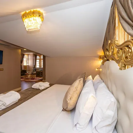 Moonlight Elegance Boutique Hotell