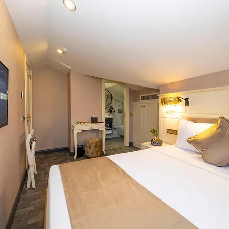 Hotell Moonlight Elegance Boutique 4*