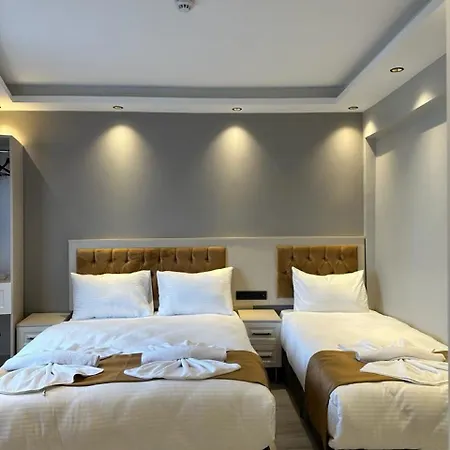Sareban Hotel *