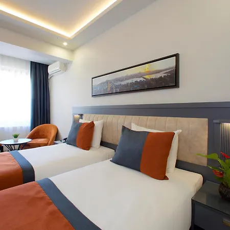 Eyfel Hotel