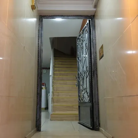 Simon Hotel *