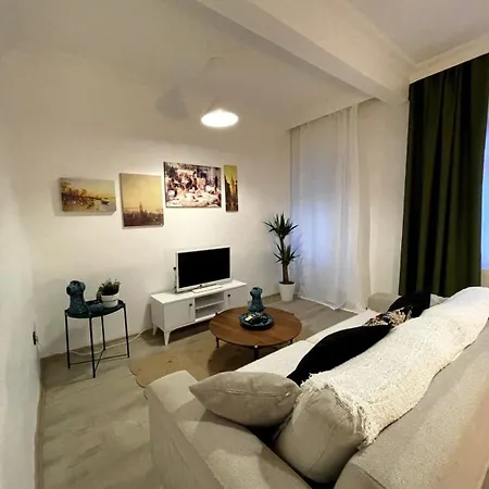 Antique 4*