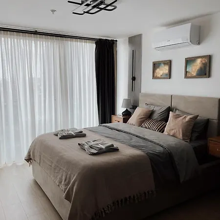 아파트 Modern With Balcony *