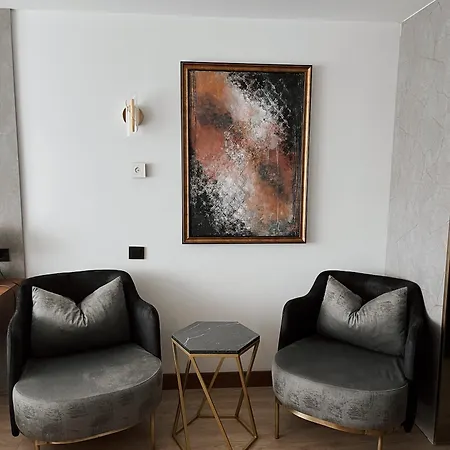 아파트 Modern With Balcony *