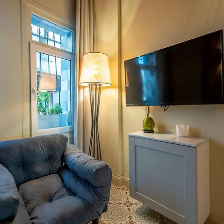 The Stylish Townhouse - Center