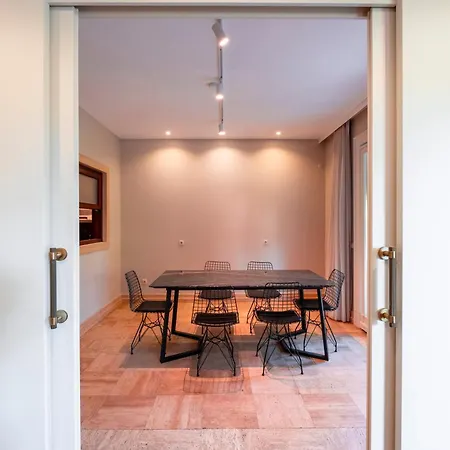 Homie - A Majestic 4 Bedroom Boasting A Private Garden And Terrace In Levent #83 Apartment