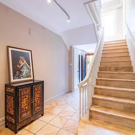 Homie - A Majestic 4 Bedroom Boasting A Private Garden And Terrace In Levent #83 Apartment