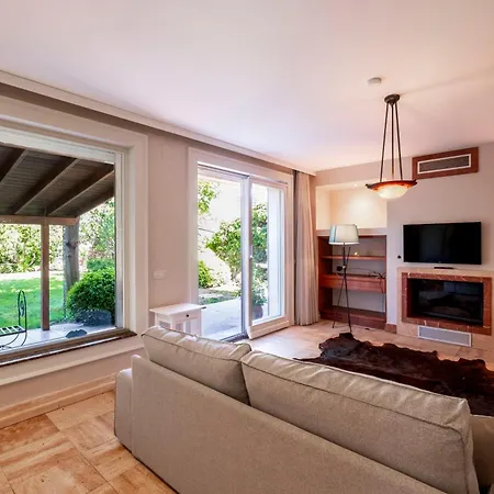 Homie - A Majestic 4 Bedroom Boasting A Private Garden And Terrace In Levent #83 Apartment