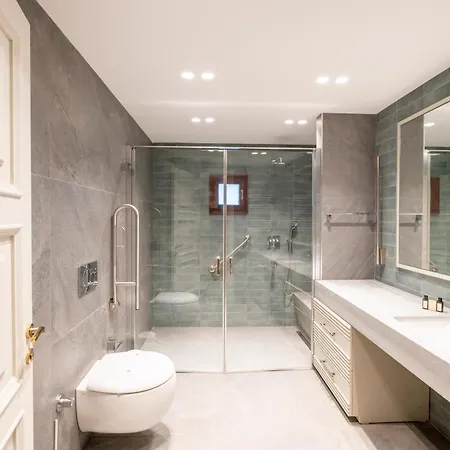 Homie - A Majestic 4 Bedroom Boasting A Private Garden And Terrace In Levent #83 Apartment