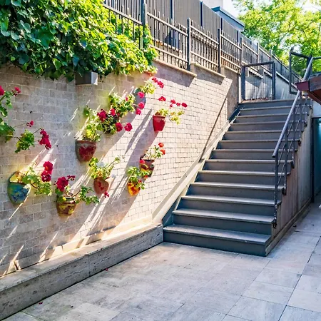 Apartment Homie - A Majestic 4 Bedroom Boasting A Private Garden And Terrace In Levent #83 *