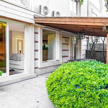 Homie - A Majestic 4 Bedroom Boasting A Private Garden And Terrace In Levent #83 Apartment *