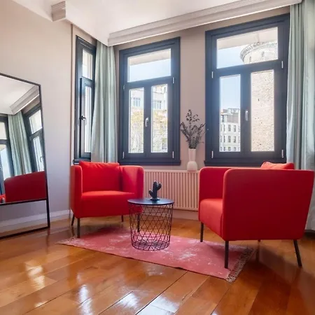 Exceptional Flat With Galata Tower View In Beyoglu *