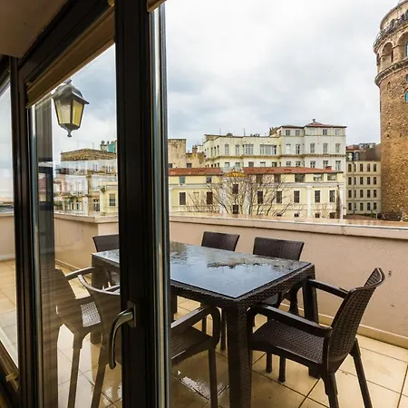 Exceptional Flat With Galata Tower View In Beyoglu