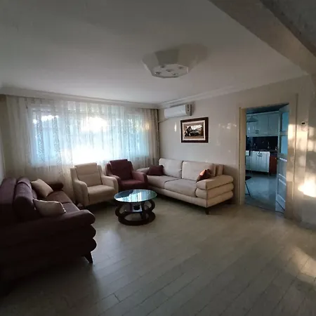 Garden House Apartment *