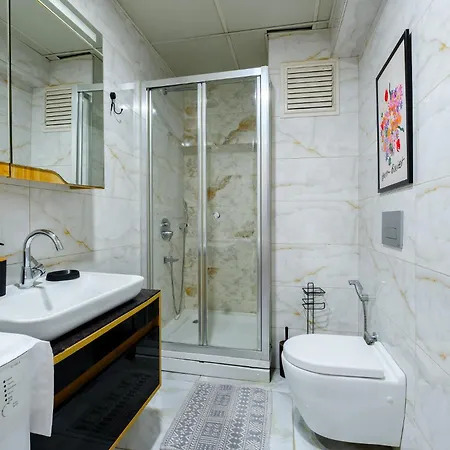 Colorful Flat Near Torium And Beylikduzu Metrobus * Stambuł