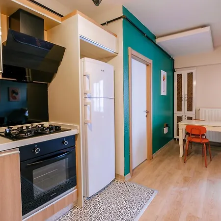 Apartament Colorful Flat Near Torium And Beylikduzu Metrobus *