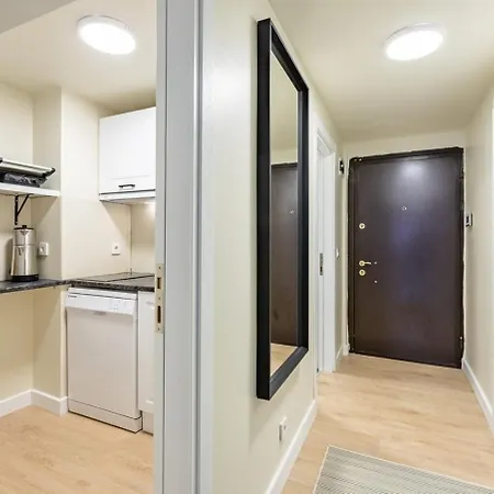 Modern Prime Location 1bed Bright Home! #243 * 伊斯坦布尔