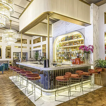 Radisson Collection Hotel, Vadistanbul Hotel 5*