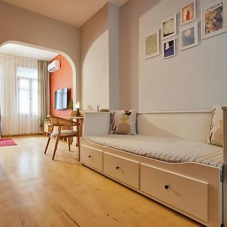 Fabulous 2br 3ac 2 Min To Metro - Baysungur D4 * 이스탄불