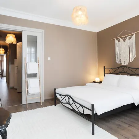 Apartman Triplex In The Heart Of Taksim For Big Groups And Familes