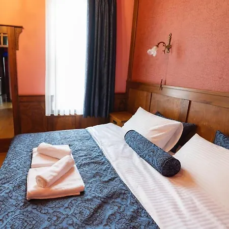 Apartament Beyoglu'nun Kalbinde Yueksek Tavanli Stambuł