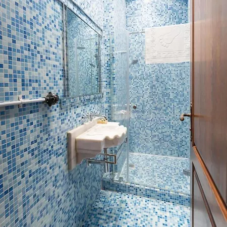 Apartament Beyoglu'nun Kalbinde Yueksek Tavanli Stambuł