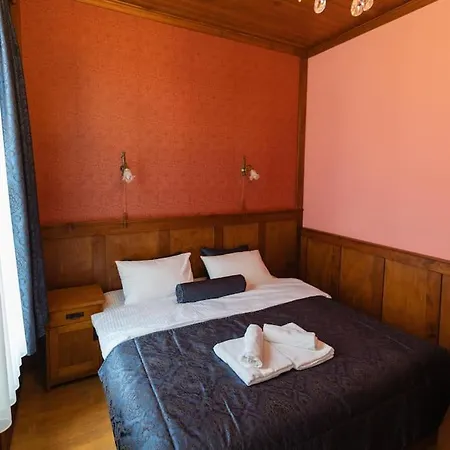 Beyoglu'nun Kalbinde Yueksek Tavanli Apartament Stambuł