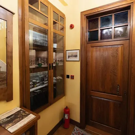 Beyoglu'nun Kalbinde Yueksek Tavanli Apartament Stambuł