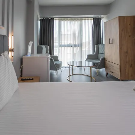 Liza Hotel 4*
