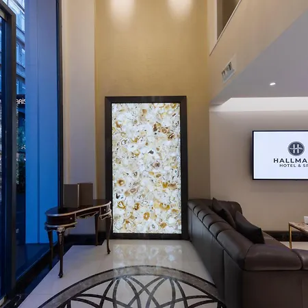 Hallmark & Hotel 4*