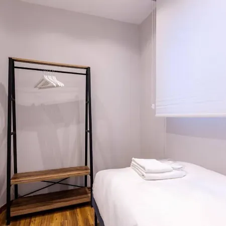 Apartamento Spacious Modern 4-bed2bath Oasis! #370 *