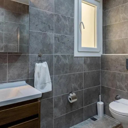 Spacious Modern 4-bed2bath Oasis! #370 * Estambul