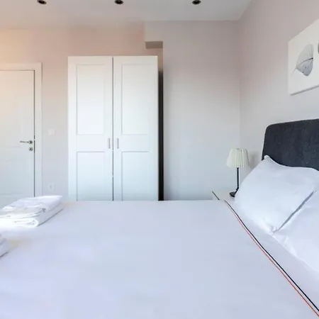 Apartamento Spacious Modern 4-bed2bath Oasis! #370 *