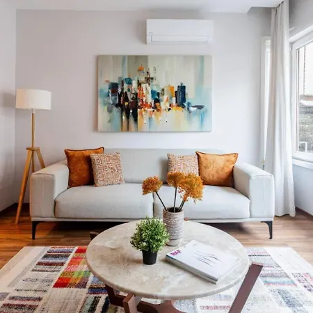 Spacious Modern 4-bed2bath Oasis! #370 Apartamento