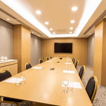 Hotel Radisson Istanbul Harbiye 4*