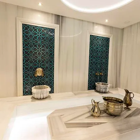 Radisson Istanbul Harbiye 4*