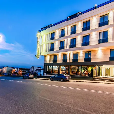 Heaven Premium Restaurant & Airport Shuttle 3*