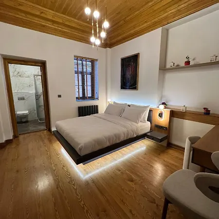 Elmira Pera & - Special Class İstanbul