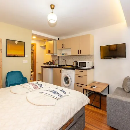 Apartament Rest At *