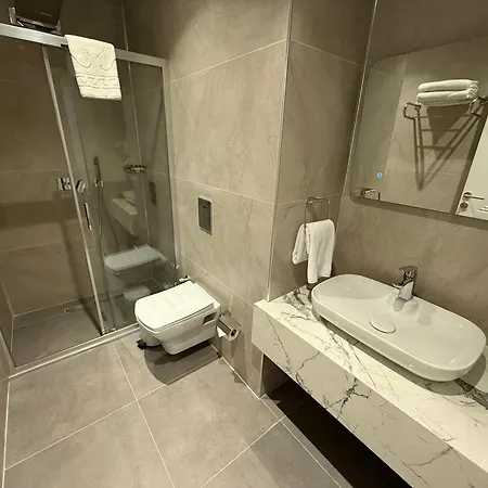 Center Port Karakoey فندق