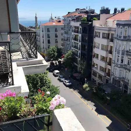 A Million Dollar View Of The Bosporus And Balcony 아파트