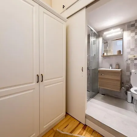 아파트 Elegant, Spacious, Quiet 3br Near Historic Center 이스탄불
