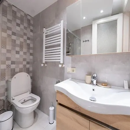 Elegant, Spacious, Quiet 3br Near Historic Center 아파트