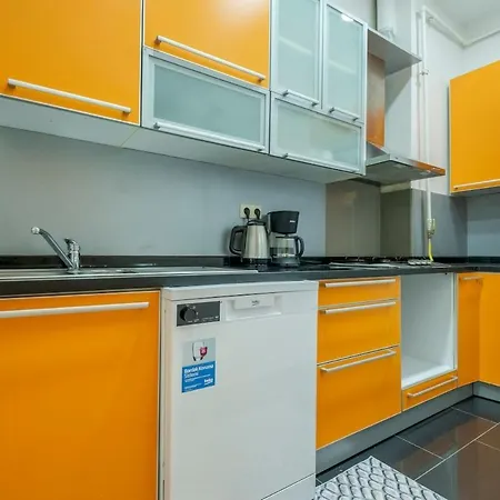 High-ceiling 3-bedroom Istanbul