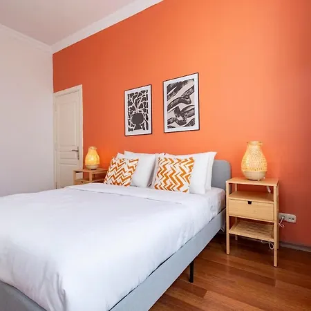 High-ceiling 3-bedroom Apartment Istanbul