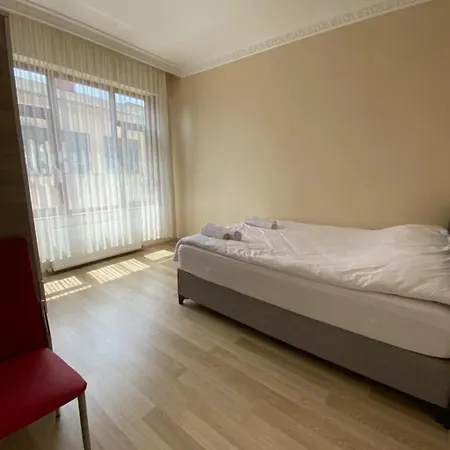 Apartament Sari *