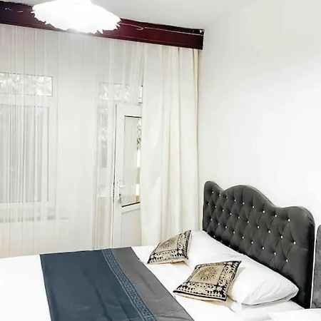아파트 3 Bedroom Flat With 2 Balcony In Cihangir *
