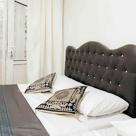 3 Bedroom Flat With 2 Balcony In Cihangir 아파트